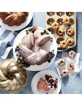 Molde Nordic Ware 75th Anniversary