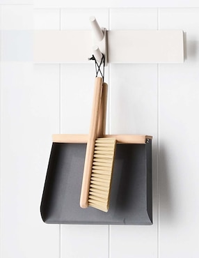 Recogedor con cepillo Hold Everything de plástico