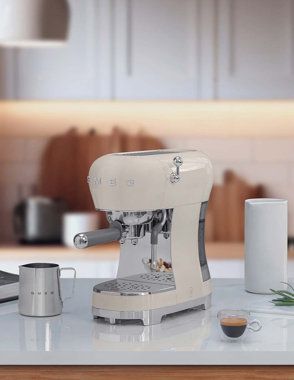 Cafetera espresso ECF02CRUS 7