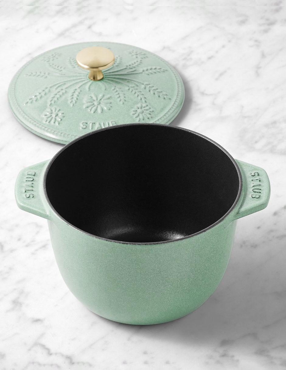 Olla con tapa Staub de hierro 2